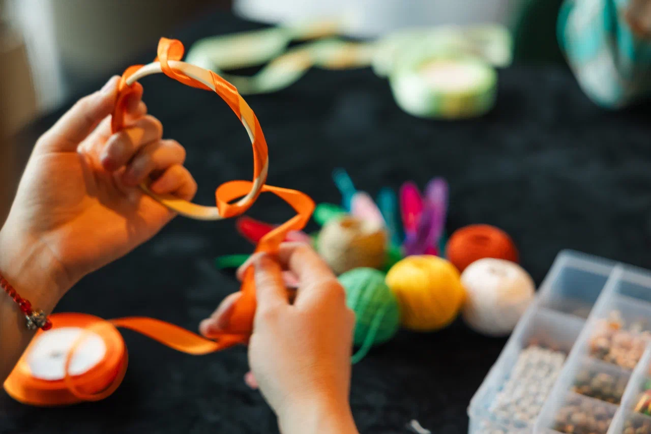 «Тайны света: свечи из вощины»