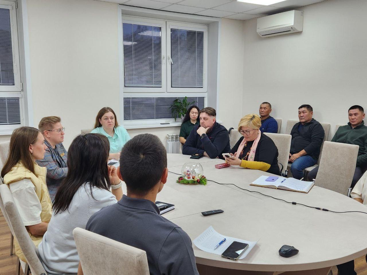 Курорт «Манжерок» и ветераны СВО обсудили возможности профессионального развития и трудоустройства.