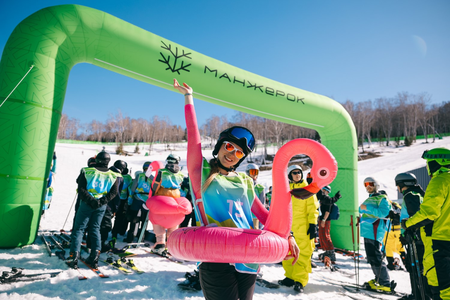 «Прыжок в лето» на «Манжероке»: как 200 спортсменов и 2000 зрителей встретили весну с разгона